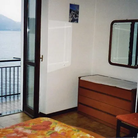 Casa In Riva Al Lago Varenna Exterior foto
